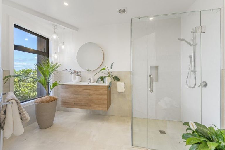 Photo of property in 33 Whakamoenga Point, Acacia Bay, Taupo, 3385