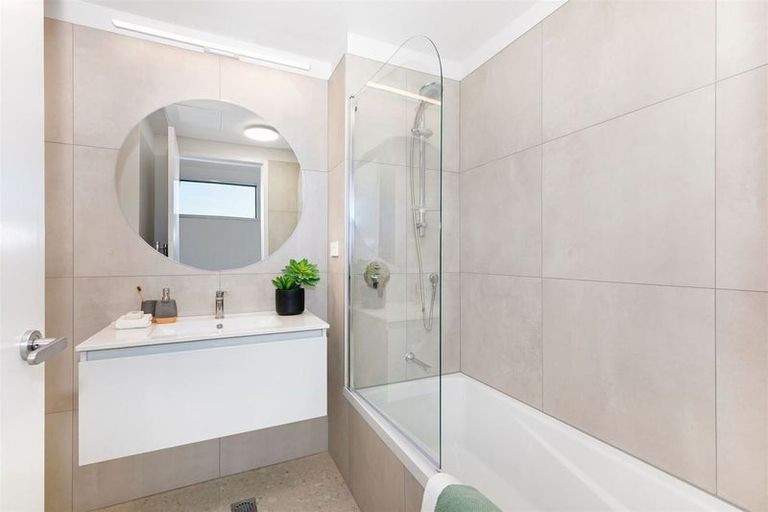 Photo of property in 1/149 Onepu Road, Lyall Bay, Wellington, 6022