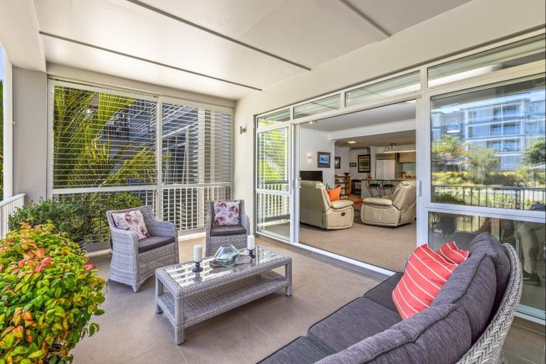 Photo of property in 21 Parkside Drive, Orewa, 0931
