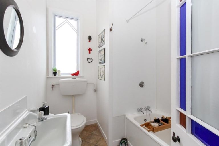 Photo of property in 85 Gover Street, New Plymouth, 4310