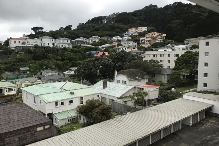 Photo of property in 16/4 Claremont Grove, Mount Victoria, Wellington, 6011