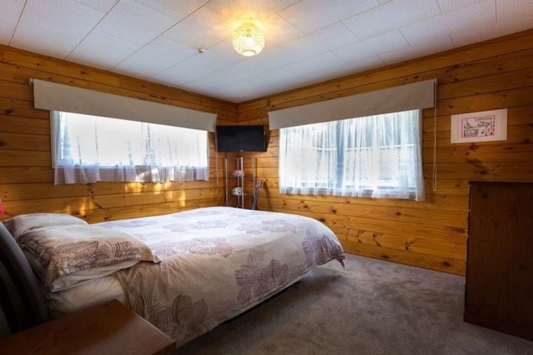 Photo of property in 1/25 Cron Avenue, Te Atatu South, Auckland, 0610