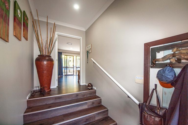 Photo of property in 35 Waverton Terrace, Churton Park, Wellington, 6037