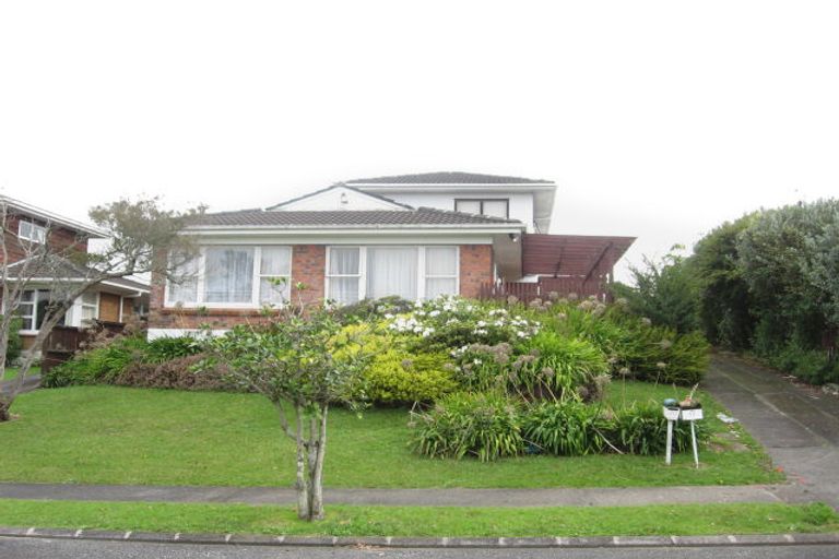 Photo of property in 17 Harford Place, Pakuranga Heights, Auckland, 2010