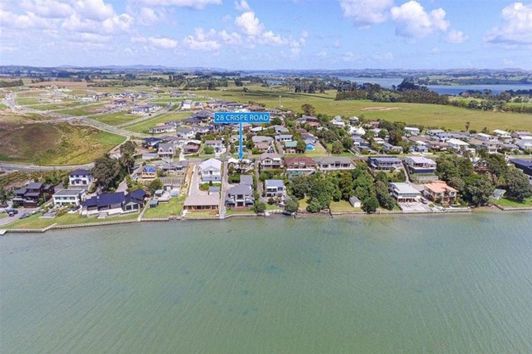 Photo of property in 28 Crispe Road, Clarks Beach, 2122
