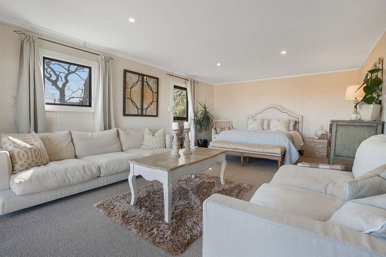 Photo of property in 26 Bay View Road, Cable Bay, 0420