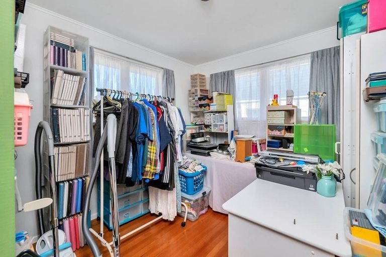 Photo of property in 42 Barrys Road, Glendene, Auckland, 0602