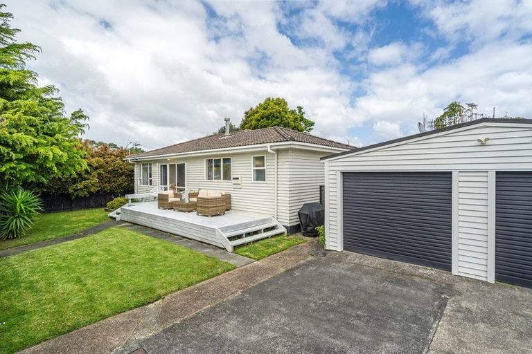 Photo of property in 2a Helga Crescent, Te Atatu Peninsula, Auckland, 0610