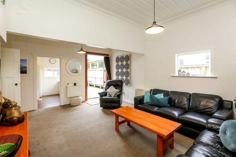 Photo of property in 94 Hine Street, New Plymouth, 4310