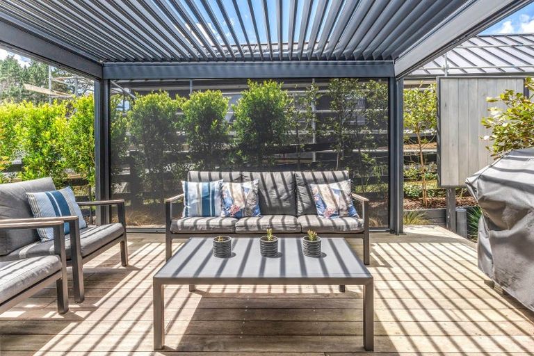 Photo of property in 21 Woodlanding Road, Whitford, Howick, 2571