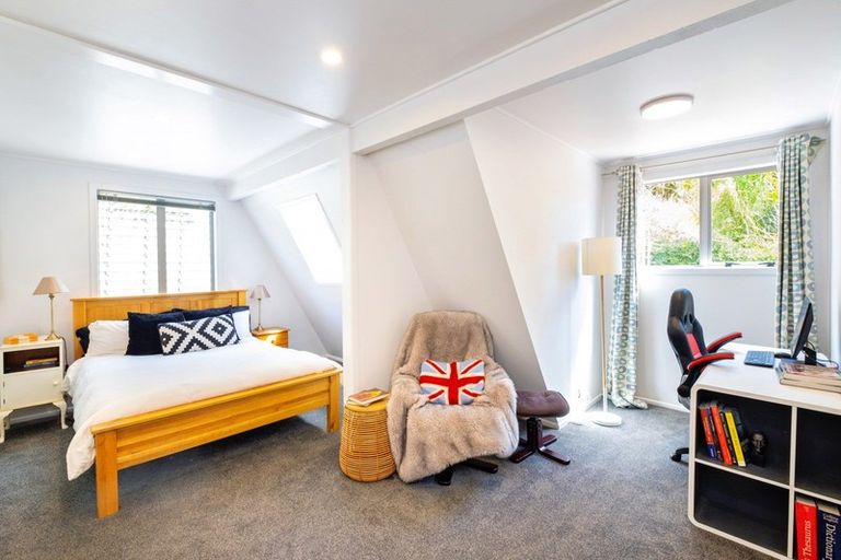 Photo of property in 6 Fitzroy Road, Bluff Hill, Napier, 4110