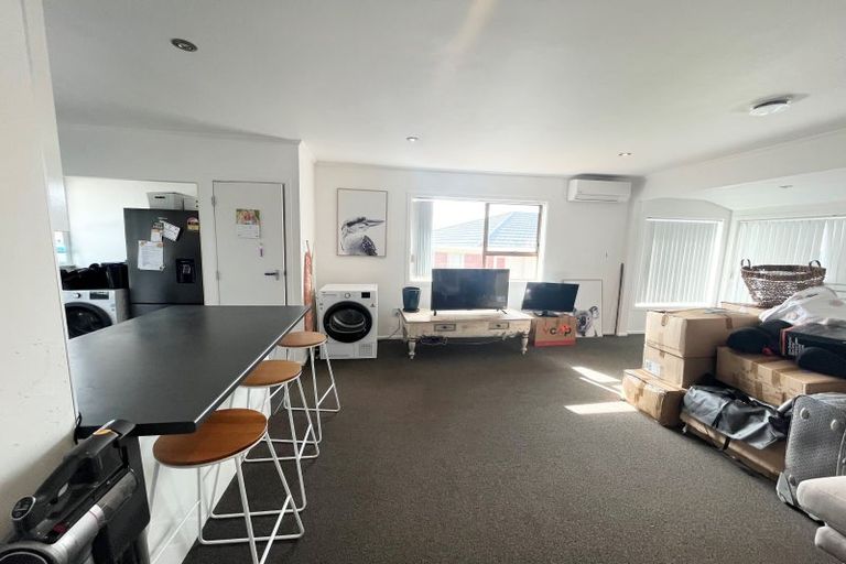 Photo of property in 118 Mcleod Road, Te Atatu South, Auckland, 0610