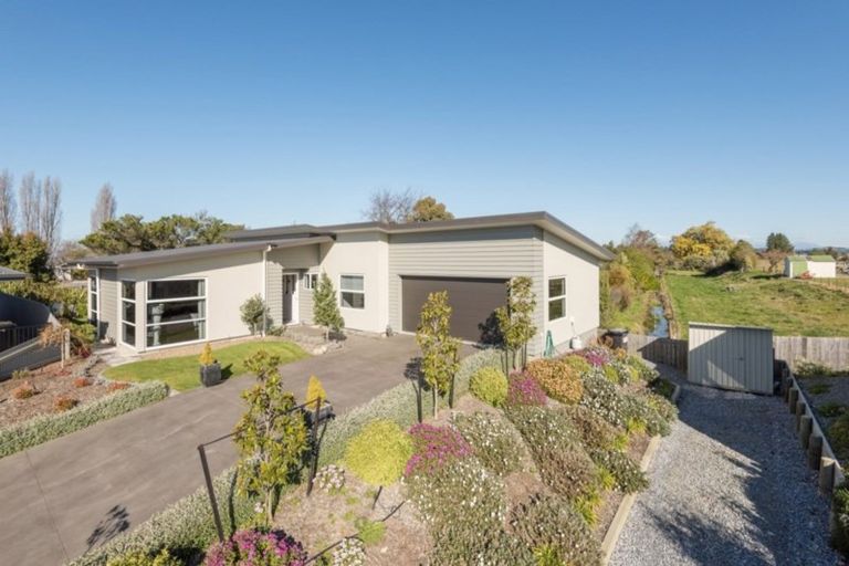 Photo of property in 23 Puketutu Grove, Motueka, 7120