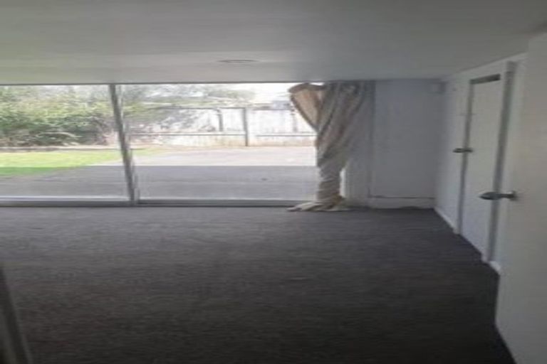 Photo of property in 2/73a Russell Road, Manurewa, Auckland, 2102