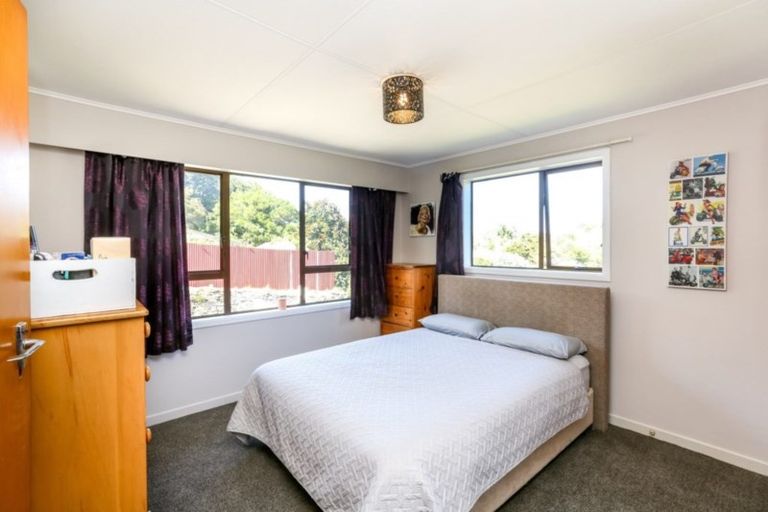 Photo of property in 117 Omata Road, Marfell, New Plymouth, 4310