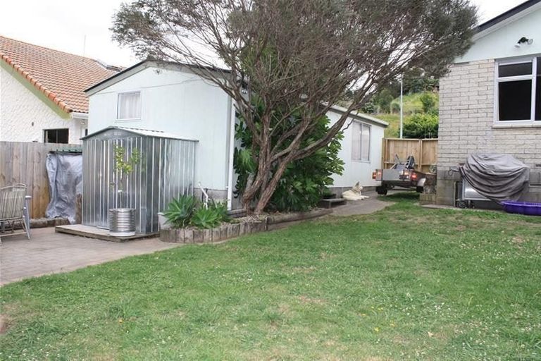 Photo of property in 26 Resolution Road, Welcome Bay, Tauranga, 3112