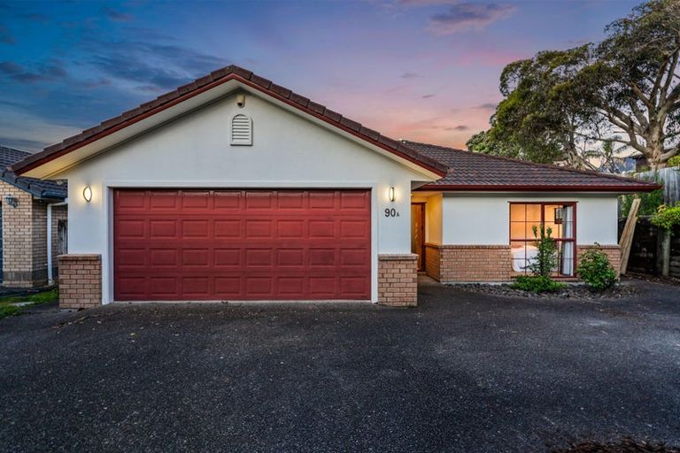 Photo of property in 90a Colwill Road, Massey, Auckland, 0614