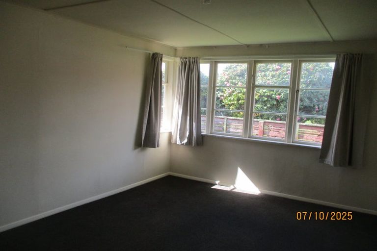 Photo of property in 1086 High Street, Taita, Lower Hutt, 5011
