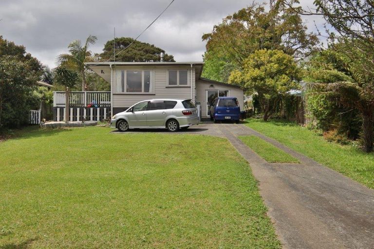 Photo of property in 15 Yorke Road, Haruru, 0204