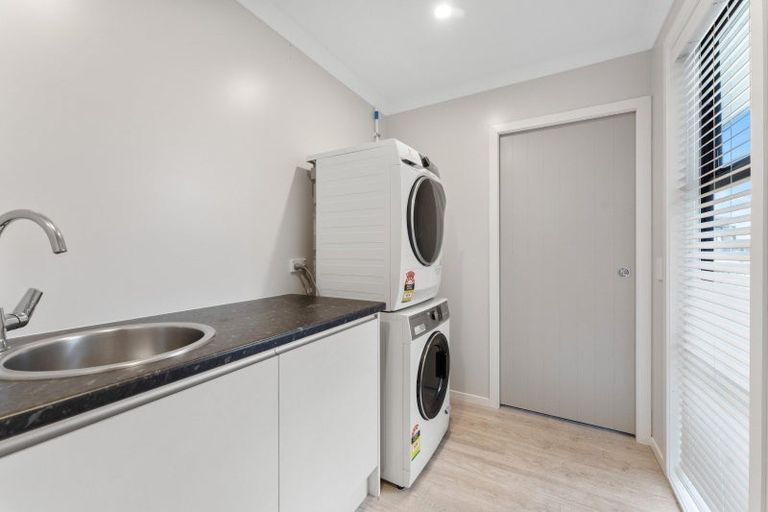 Photo of property in 1 Seagrass Place, Otaki Beach, Otaki, 5512