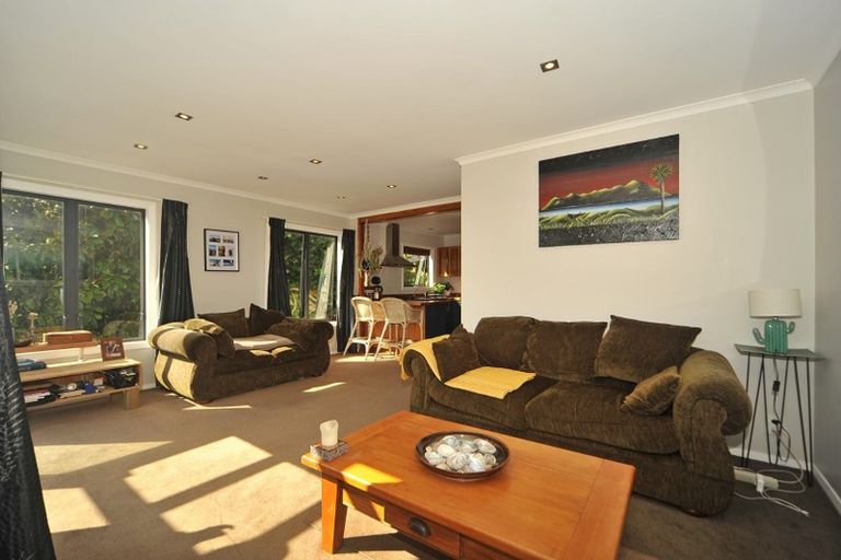 Photo of property in 6 Te Ara Road, Pukerua Bay, 5026