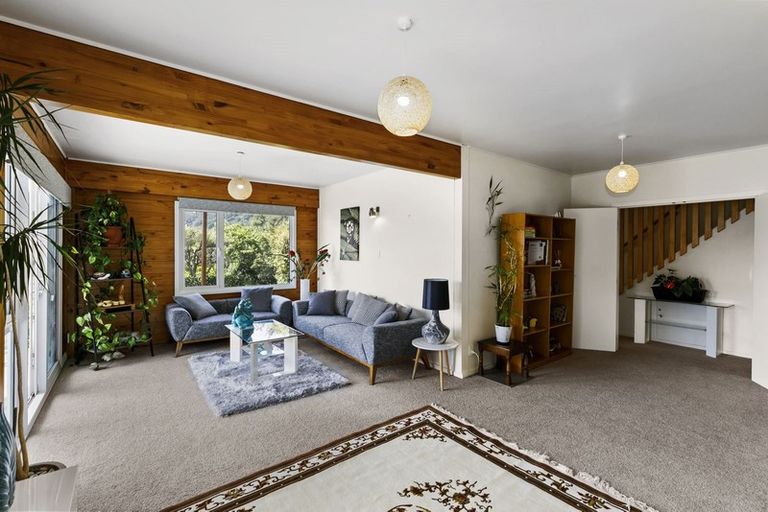 Photo of property in 59 Waitohu Road, York Bay, Lower Hutt, 5013