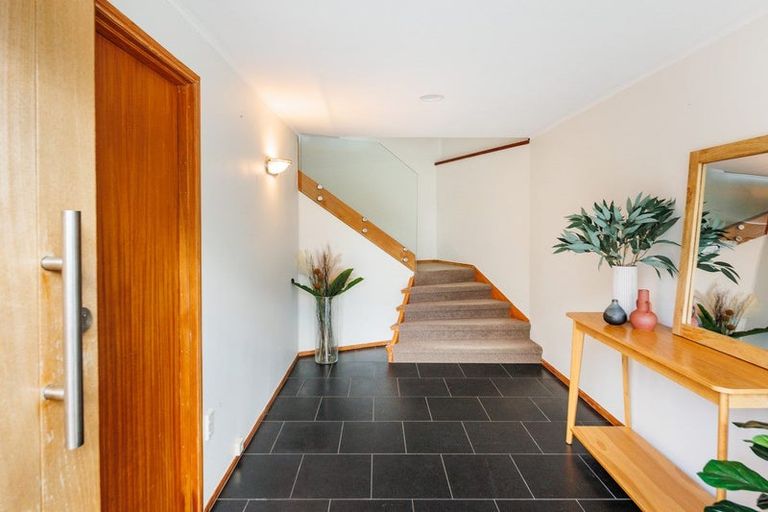 Photo of property in 38 Winston Avenue, Hokowhitu, Palmerston North, 4410