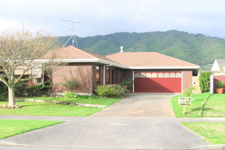 Photo of property in 6 Hurunui Street, Waikanae, 5036