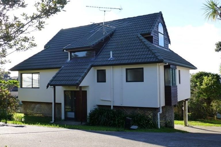 Photo of property in 3/194 Whangaparaoa Road, Red Beach, 0932