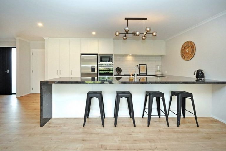 Photo of property in 11 Riverboat Lane, Helensville, 0800