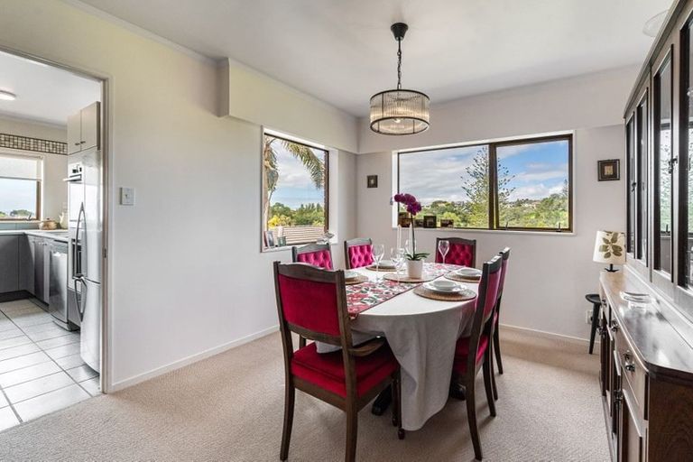 Photo of property in 2/7 Sandford Street, Campbells Bay, Auckland, 0630