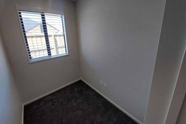 Photo of property in 130 Shillingford Boulevard, Rolleston, 7615