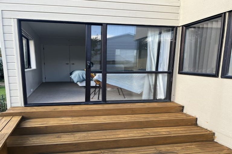Photo of property in 2/94 Norwood Road, Bayswater, Auckland, 0622