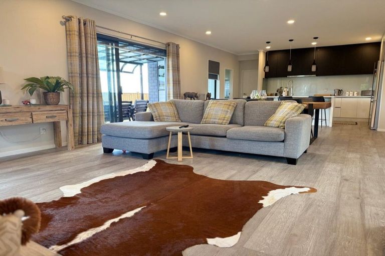 Photo of property in 321 Flat Bush School Road, Flat Bush, Auckland, 2019