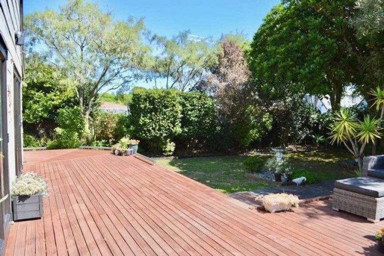 Photo of property in 11 Renata Road, Otaki, 5512