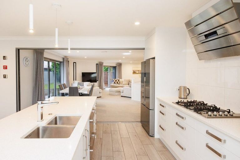 Photo of property in 27 Titoki Street, Palmerston North, 4414