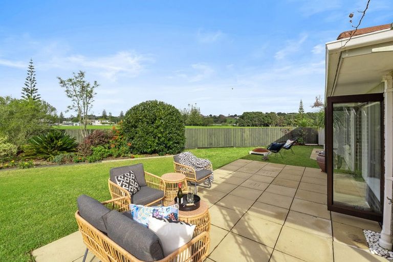 Photo of property in 2 Edgewater Grove, Orewa, 0931