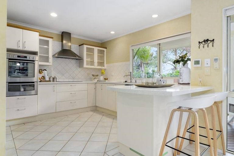 Photo of property in 2/13a Sandspit Road, Cockle Bay, Auckland, 2014