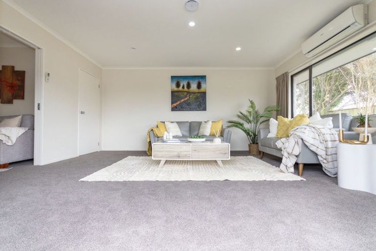 Photo of property in 7 Lourie Way, Fitzherbert, Palmerston North, 4410