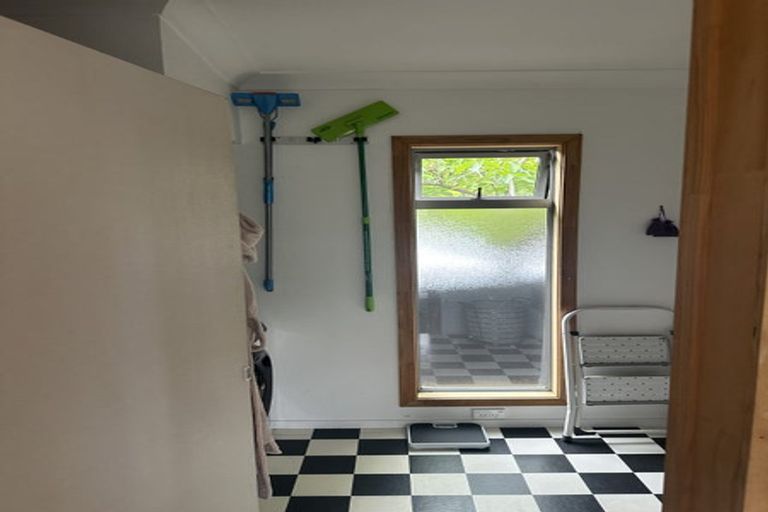 Photo of property in 12 Memorial Park Avenue, Haumoana, 4102