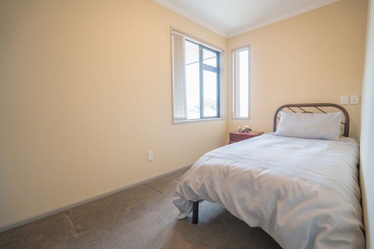 Photo of property in 6 Queen Street, Winton, 9720