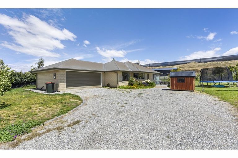 Photo of property in 17 Missy Crescent, Mount Pisa, Cromwell, 9383