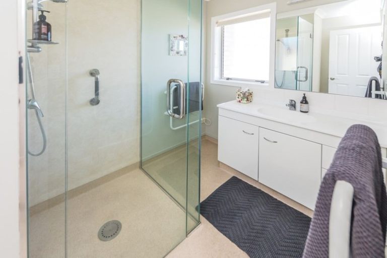 Photo of property in 12 Gilligan Close, College Estate, Whanganui, 4500