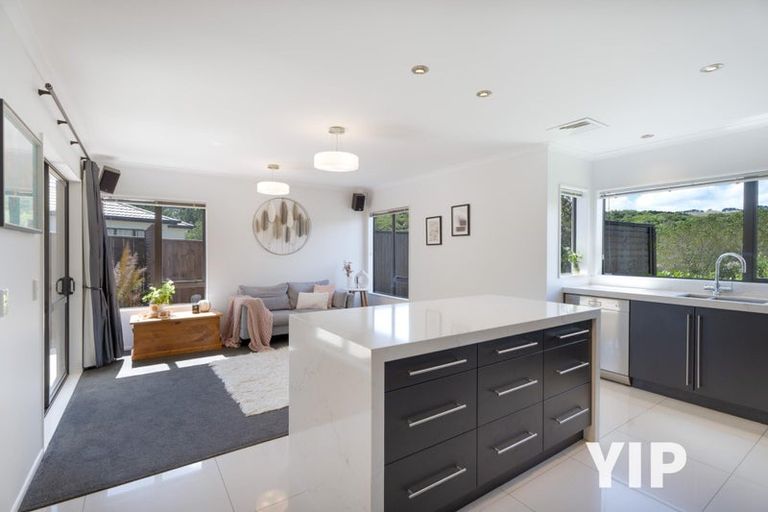 Photo of property in 59 Te Puia Drive, Aotea, Porirua, 5024