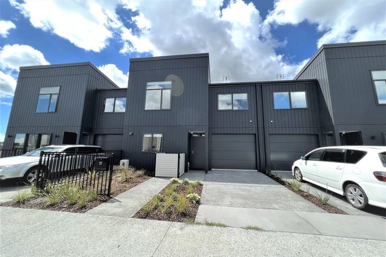 Photo of property in 27 Whimbrel Road, Flat Bush, Auckland, 2019