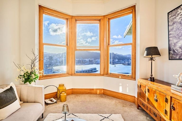 Photo of property in 23 Shannon Street, Mount Victoria, Wellington, 6011