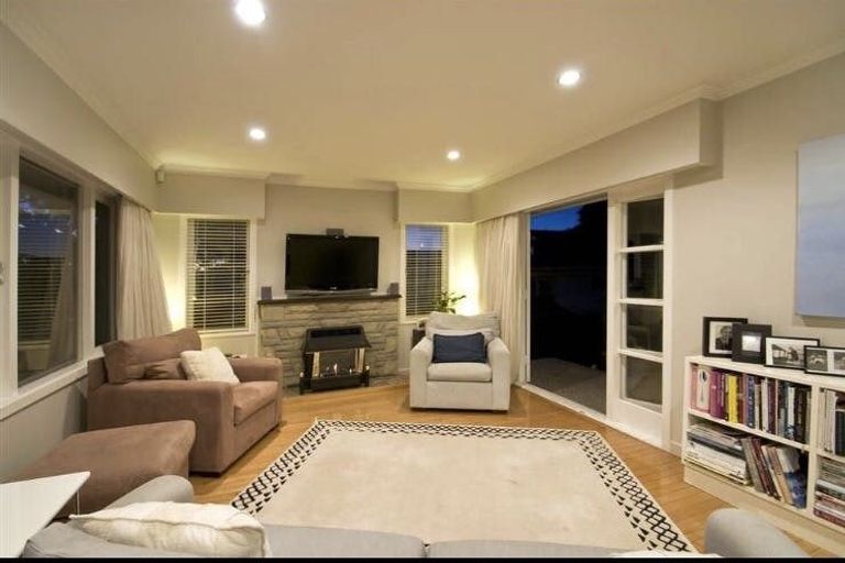 Photo of property in 1 Pine Ridge Terrace, Hauraki, Auckland, 0622