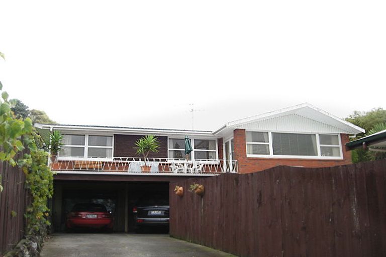Photo of property in 161 Gossamer Drive, Pakuranga Heights, Auckland, 2010
