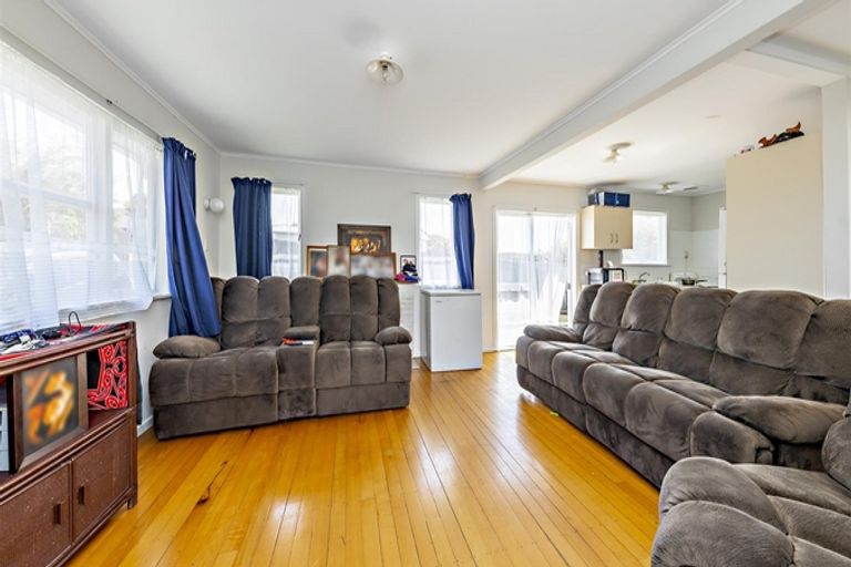 Photo of property in 51 Beaumonts Way, Manurewa, Auckland, 2102
