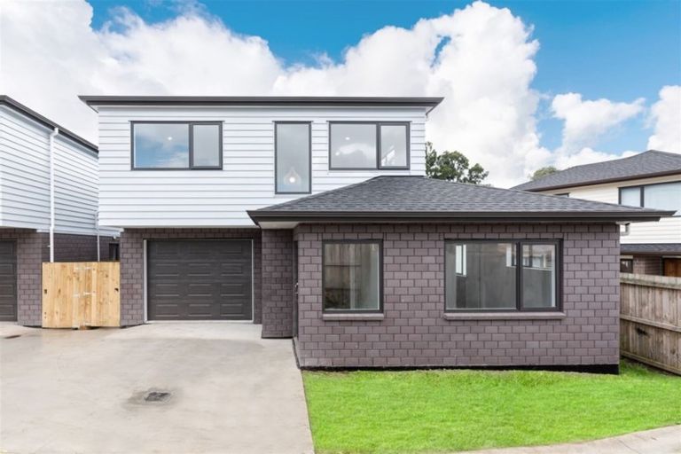 Photo of property in 18b Riverpark Crescent, Henderson, Auckland, 0610